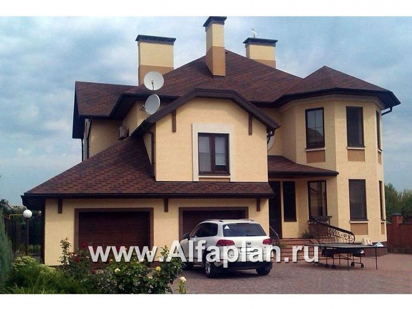 «Амбиент» - красивый проект двухэтажного дома с эркером и с террасой, открытая планировка, с гаражом на 2 авто - дизайн дома №5